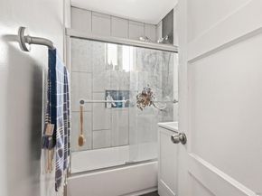 4804 Lamont St, San Diego CA 92109