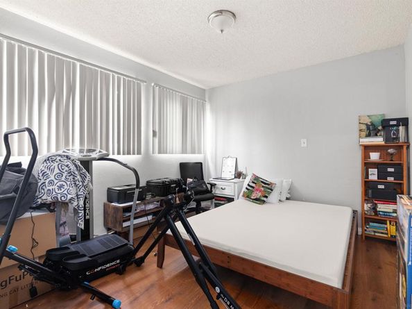 4804 Lamont St, San Diego CA 92109