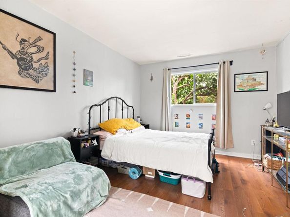 4804 Lamont St, San Diego CA 92109