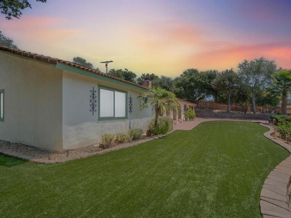 2826 Calle De Malibu, Escondido CA 92029