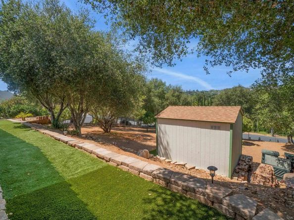 2826 Calle De Malibu, Escondido CA 92029