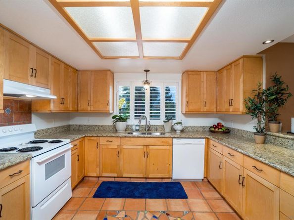 2826 Calle De Malibu, Escondido CA 92029
