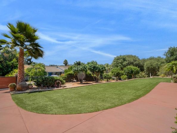 2826 Calle De Malibu, Escondido CA 92029