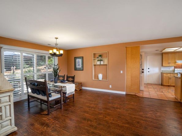2826 Calle De Malibu, Escondido CA 92029