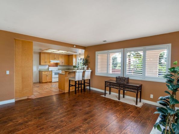 2826 Calle De Malibu, Escondido CA 92029
