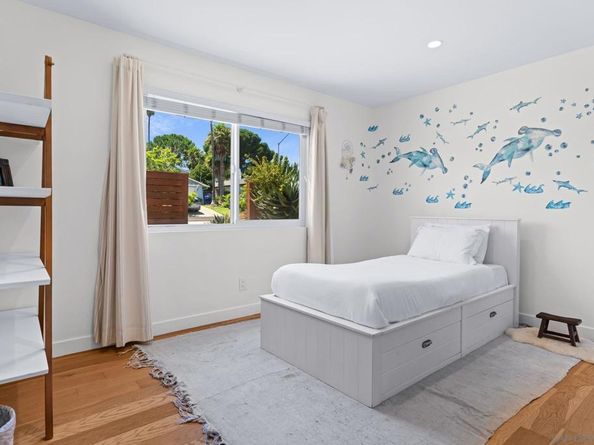 5745 Soledad Mountain Road, La Jolla CA 92037