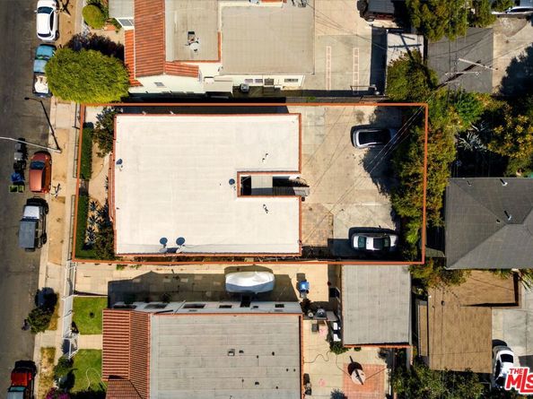 1326 S Bronson Avenue, Los Angeles CA 90019