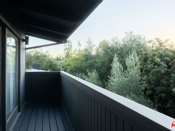 737 Halliday Avenue, Los Angeles CA 90049