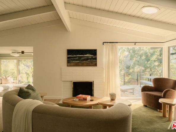 737 Halliday Avenue, Los Angeles CA 90049