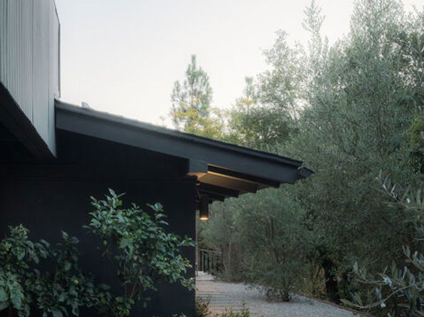 737 Halliday Avenue, Los Angeles CA 90049