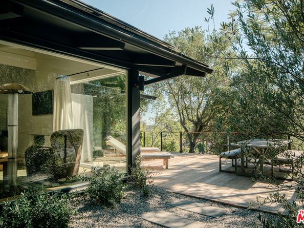 737 Halliday Avenue, Los Angeles CA 90049