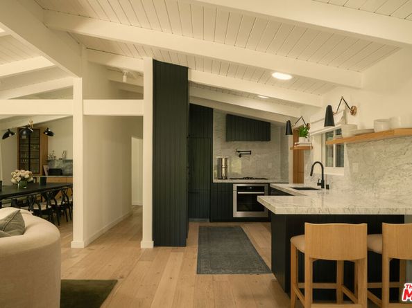 737 Halliday Avenue, Los Angeles CA 90049