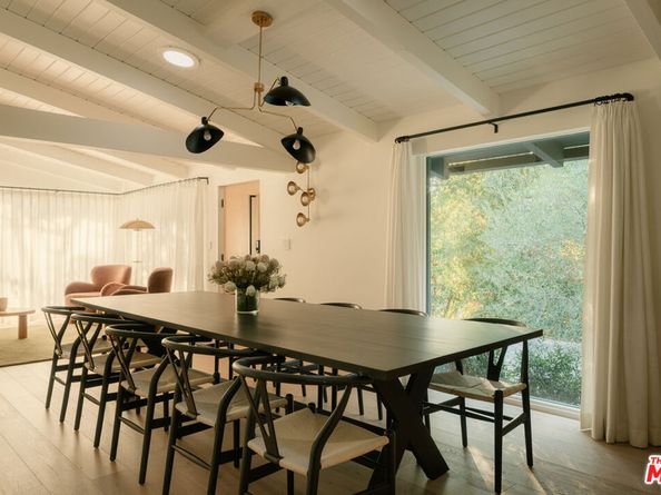 737 Halliday Avenue, Los Angeles CA 90049
