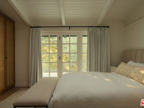 737 Halliday Avenue, Los Angeles CA 90049