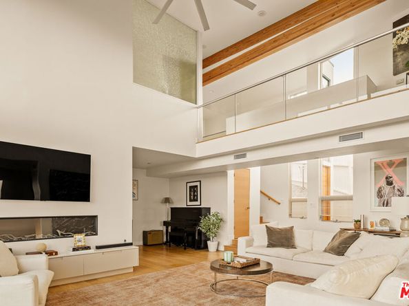 3631 Sunswept Drive, Studio City CA 91604