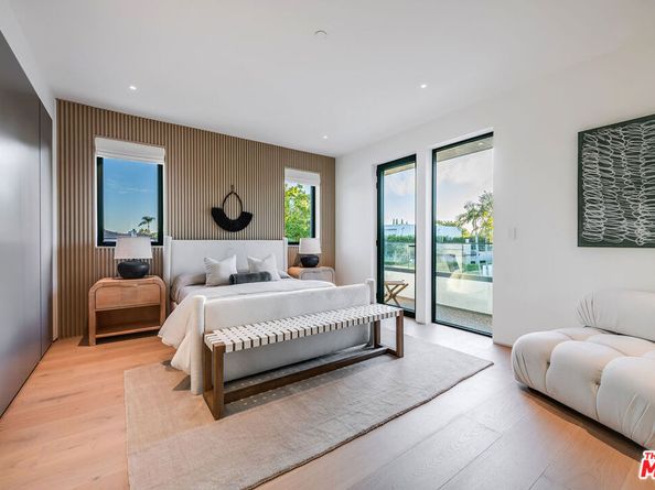 524 N Sierra Bonita Avenue, Los Angeles CA 90036