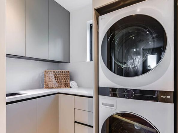 524 N Sierra Bonita Avenue, Los Angeles CA 90036