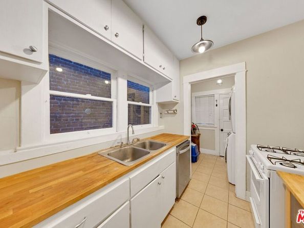 1624 Allesandro Street, Los Angeles CA 90026