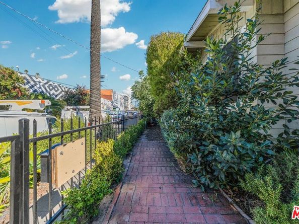 1624 Allesandro Street, Los Angeles CA 90026