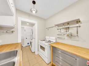 1624 Allesandro Street, Los Angeles CA 90026