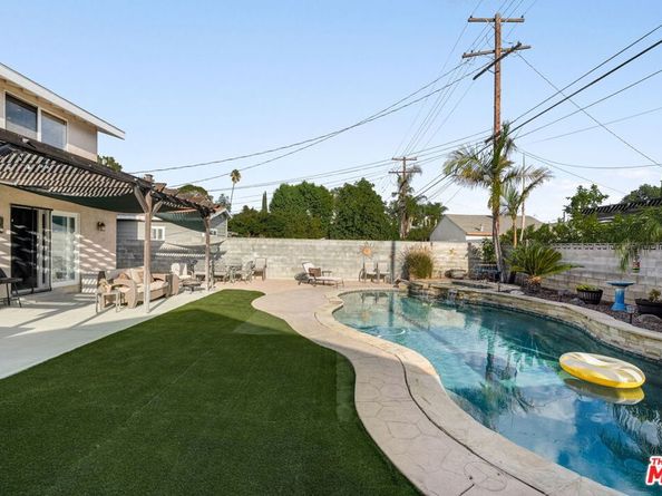22642 Berdon Street, Woodland Hills CA 91367