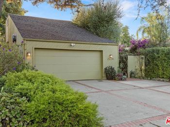 2329 Manning Avenue
