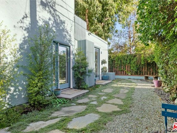 2329 Manning Avenue, Los Angeles CA 90064