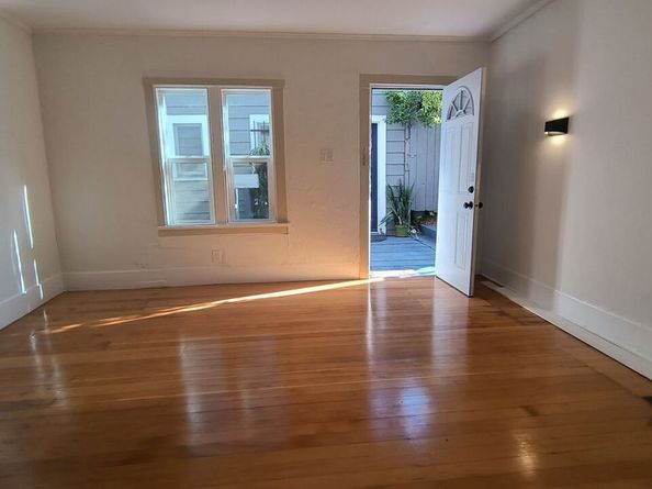 1118 Sanborn Avenue, Los Angeles CA 90029