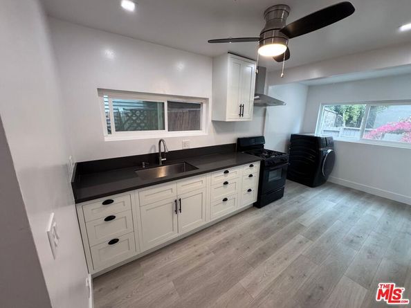 1118 Sanborn Avenue, Los Angeles CA 90029