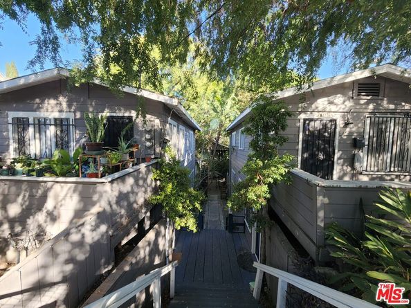 1118 Sanborn Avenue, Los Angeles CA 90029