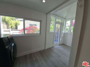 1118 Sanborn Avenue, Los Angeles CA 90029