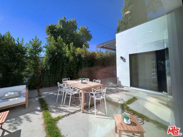 4040 Cartwright Avenue, Studio City CA 91604