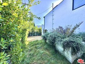 4040 Cartwright Avenue, Studio City CA 91604