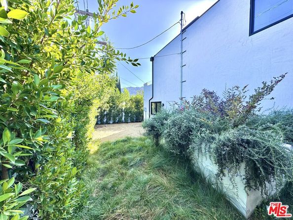 4040 Cartwright Avenue, Studio City CA 91604