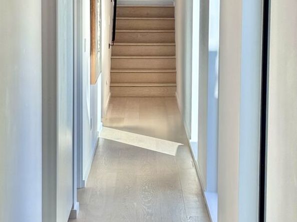 4040 Cartwright Avenue, Studio City CA 91604