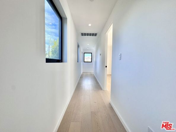 4040 Cartwright Avenue, Studio City CA 91604