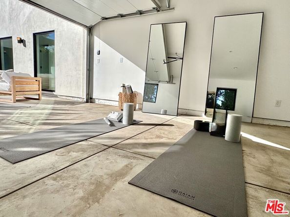 4040 Cartwright Avenue, Studio City CA 91604