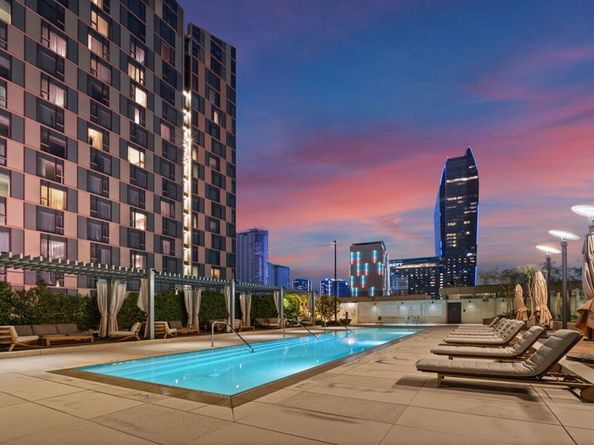 889 Francisco Street 1801, Los Angeles CA 90017