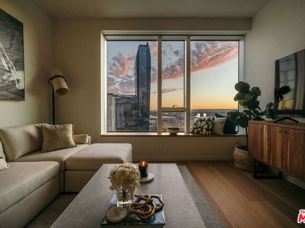 889 Francisco Street 1801, Los Angeles CA 90017