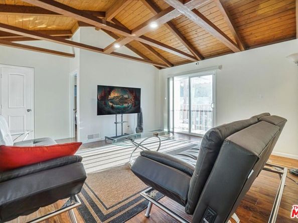 2070 Lilac Lane, Glendale CA 91206