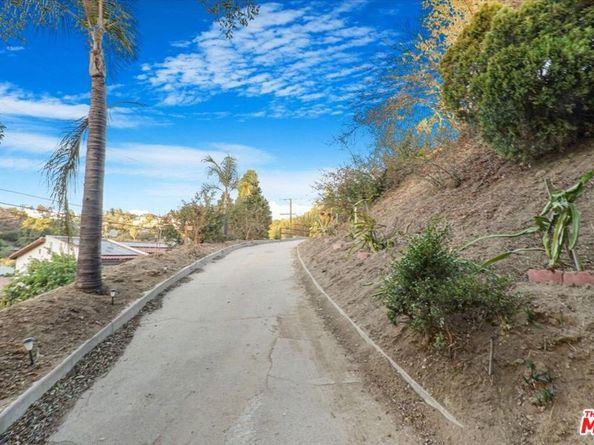 2070 Lilac Lane, Glendale CA 91206