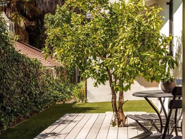 2409 N Vermont Avenue, Los Angeles CA 90027