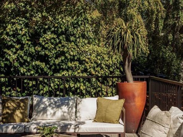 2409 N Vermont Avenue, Los Angeles CA 90027