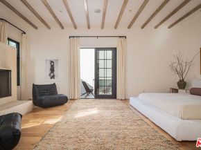 509 Santa Clara Avenue, Venice CA 90291