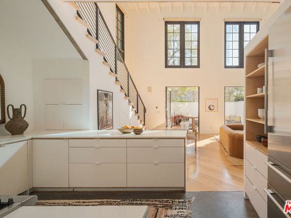 509 Santa Clara Avenue, Venice CA 90291