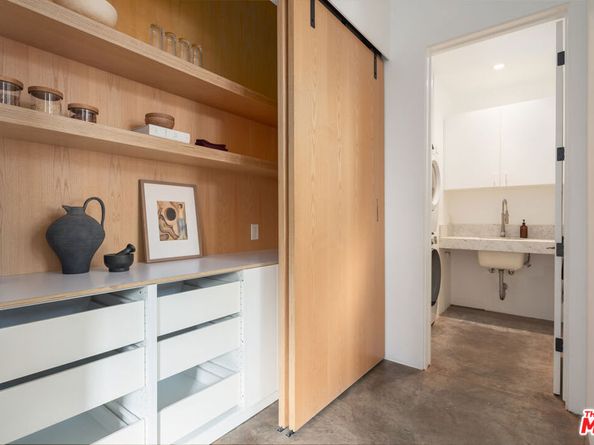 509 Santa Clara Avenue, Venice CA 90291