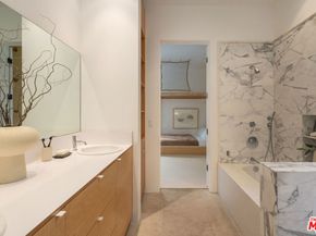 509 Santa Clara Avenue, Venice CA 90291