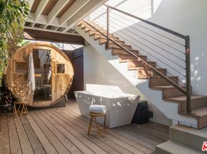 509 Santa Clara Avenue, Venice CA 90291