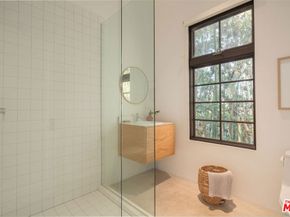 509 Santa Clara Avenue, Venice CA 90291