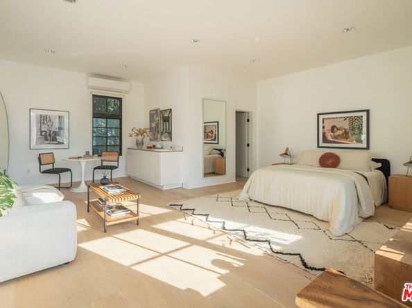 509 Santa Clara Avenue, Venice CA 90291